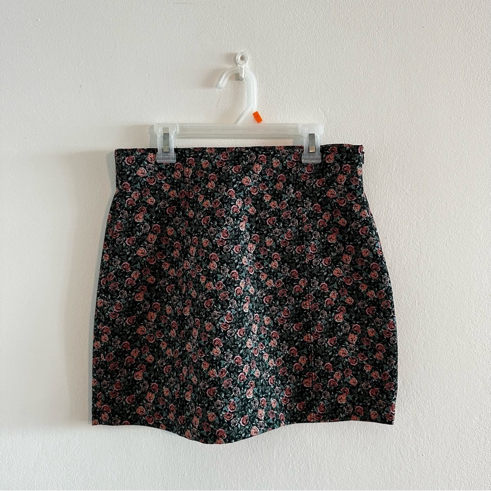 ZARA High Waisted Floral Skirt🥀